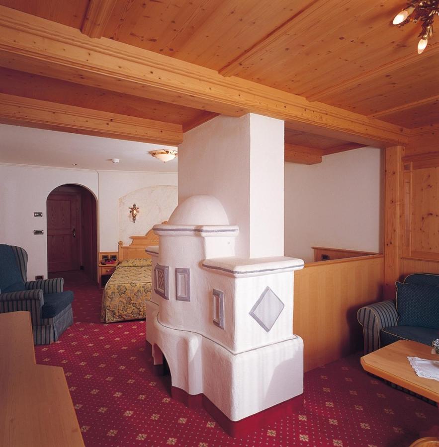 Alpen Hotel Corona Vigo di Fassa Eksteriør bilde
