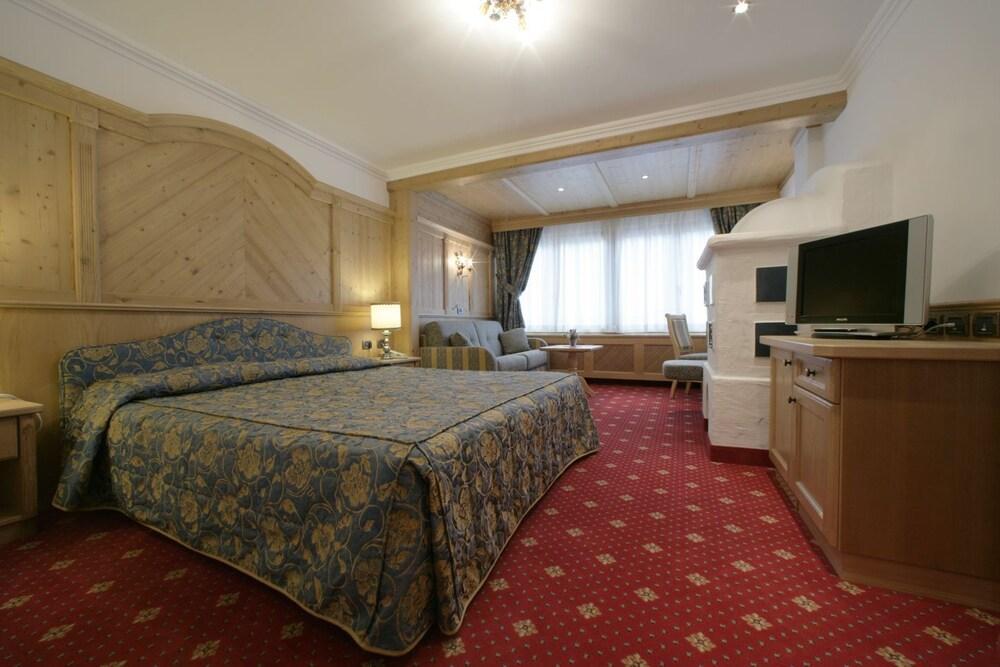 Alpen Hotel Corona Vigo di Fassa Eksteriør bilde