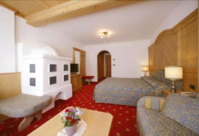 Alpen Hotel Corona Vigo di Fassa Eksteriør bilde