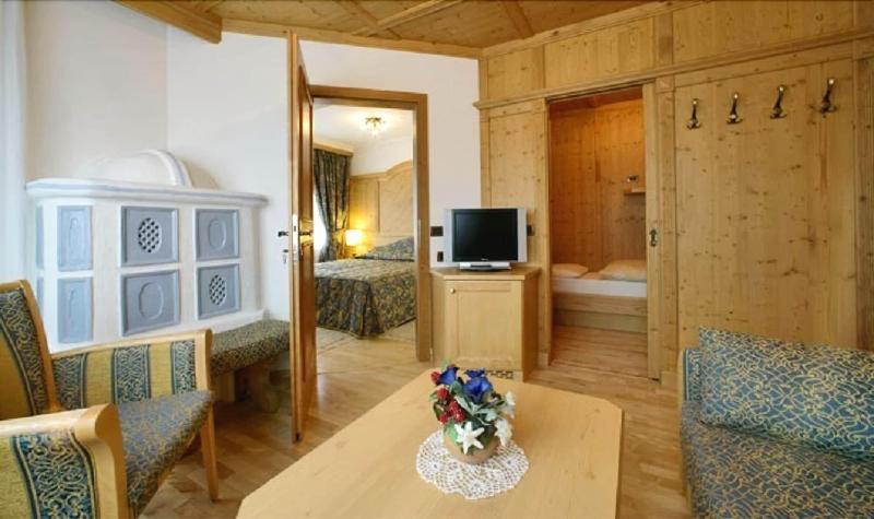 Alpen Hotel Corona Vigo di Fassa Eksteriør bilde