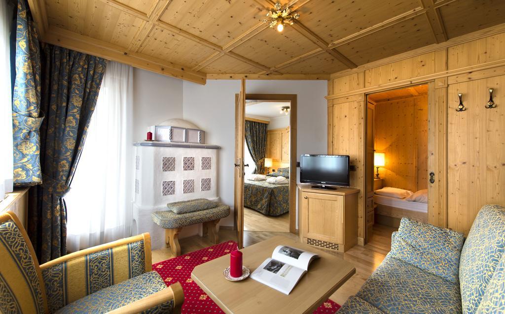 Alpen Hotel Corona Vigo di Fassa Eksteriør bilde