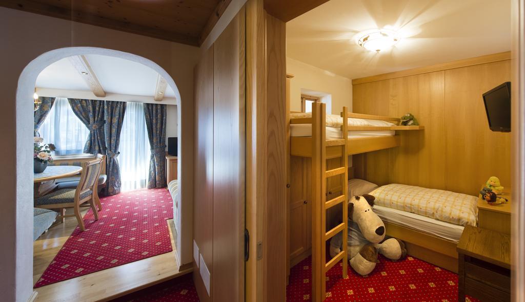 Alpen Hotel Corona Vigo di Fassa Rom bilde