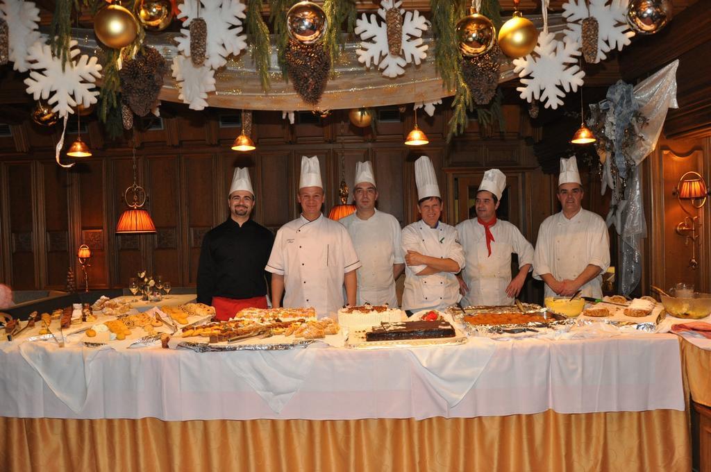 Alpen Hotel Corona Vigo di Fassa Eksteriør bilde