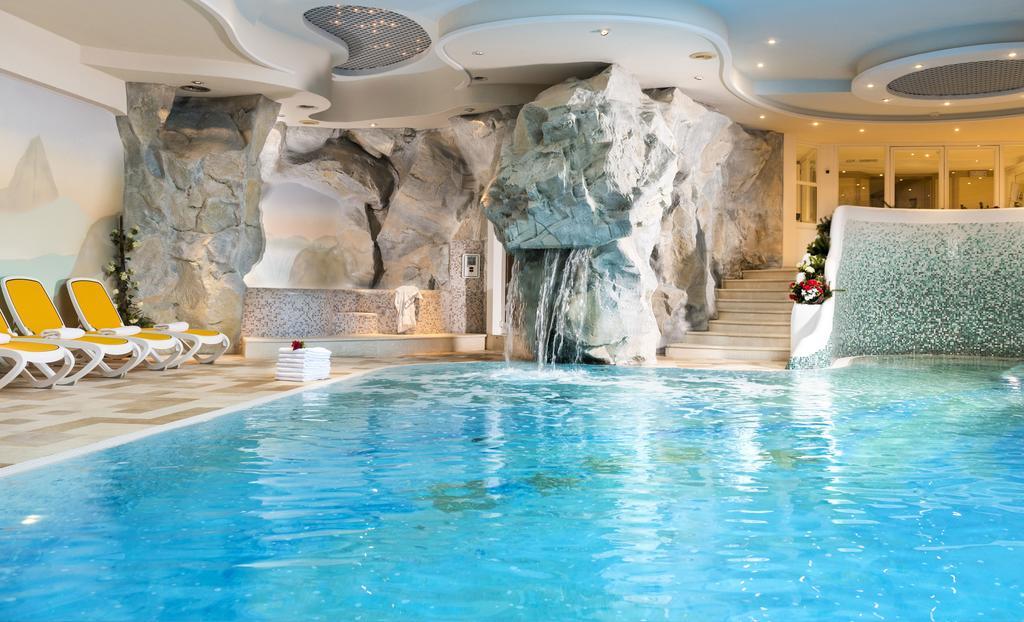 Alpen Hotel Corona Vigo di Fassa Eksteriør bilde